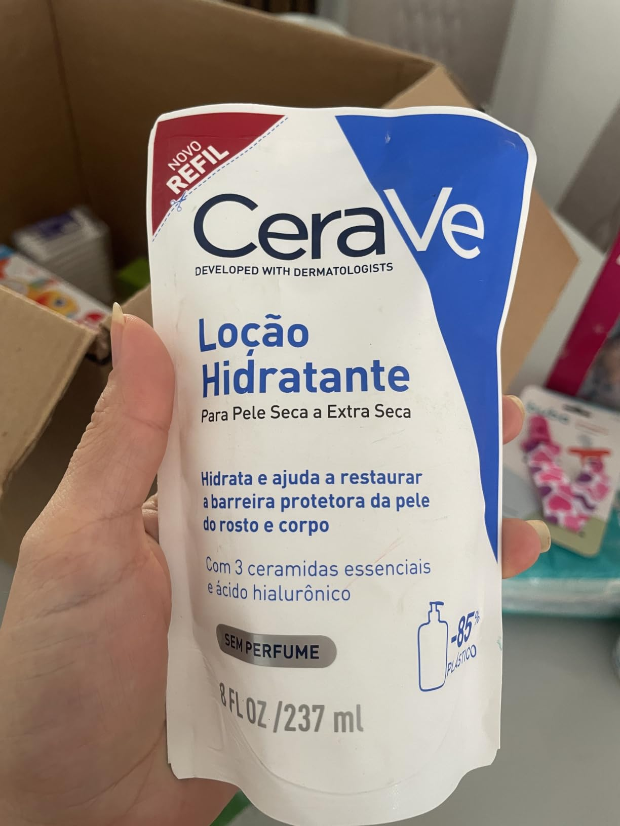 CeraVe, Loção Hidratante Corporal, com textura Fluida e Ácido Hialurônico