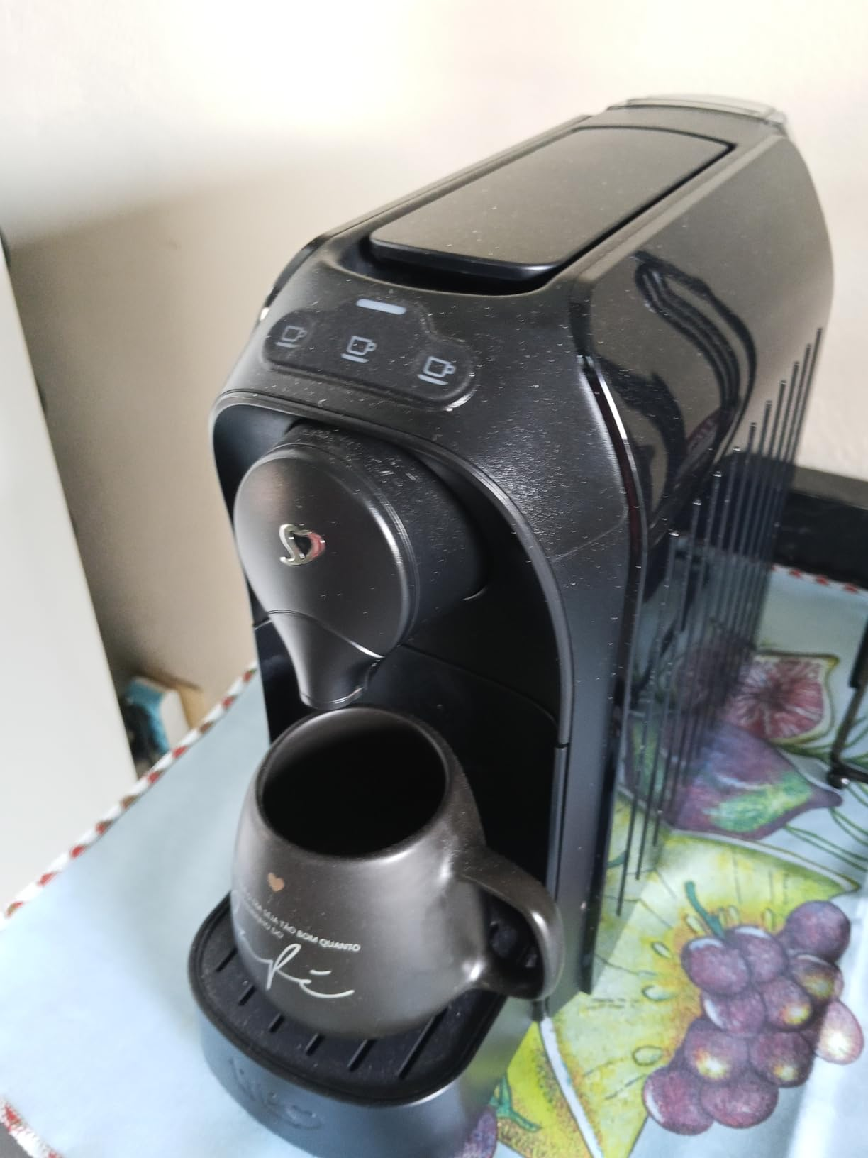 3 Corações TRES Cafeteira Espresso e Multibebida Passione Preta - 127V