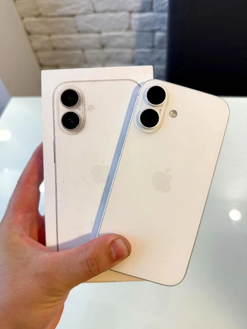 Apple iPhone 16 (128 GB) – Branco