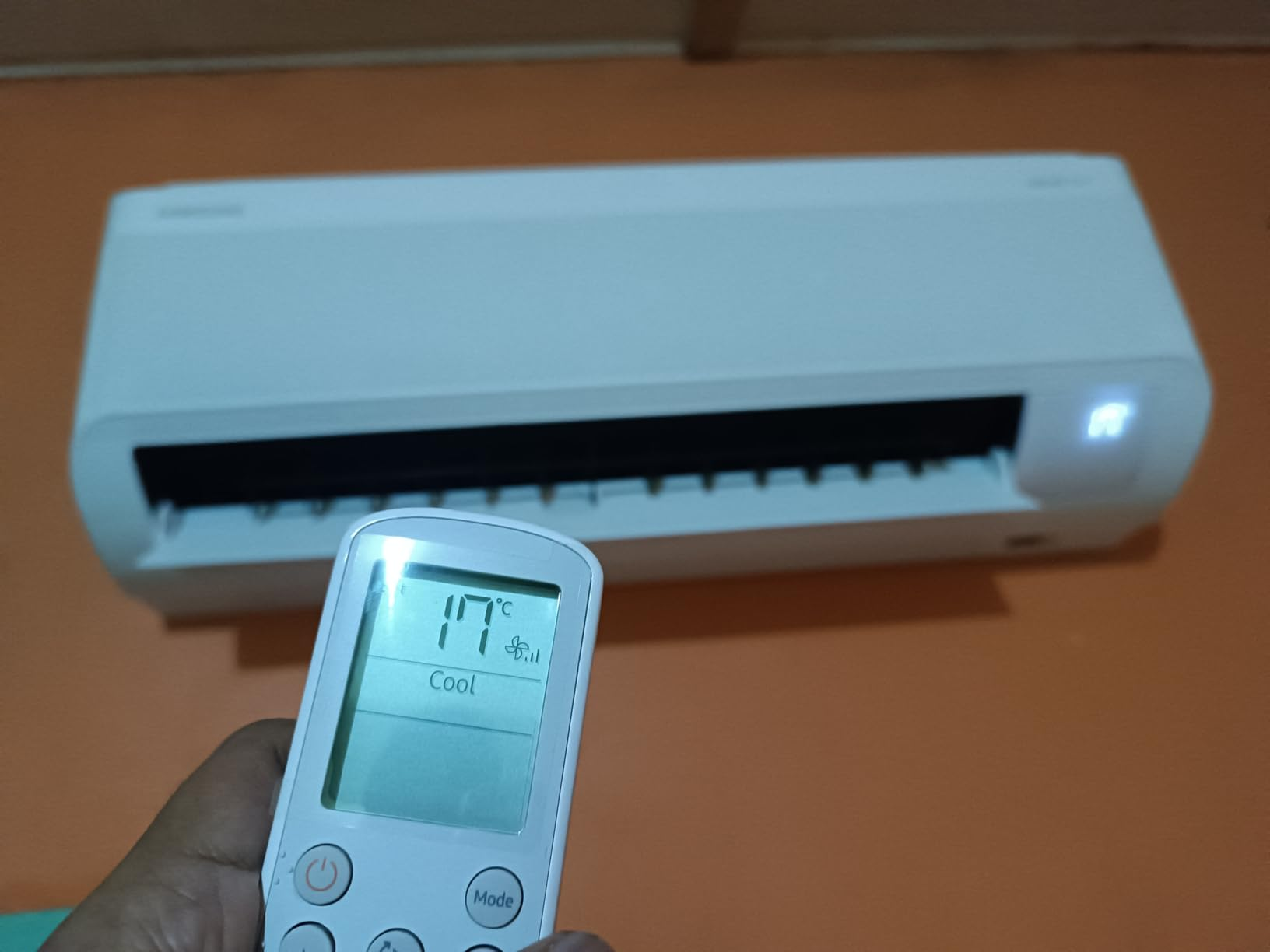 Samsung Ar-condicionado Split Inverter WindFree AI 12.000 BTUs Frio Sem Vento AR12DYFAAWKNAZ 220V