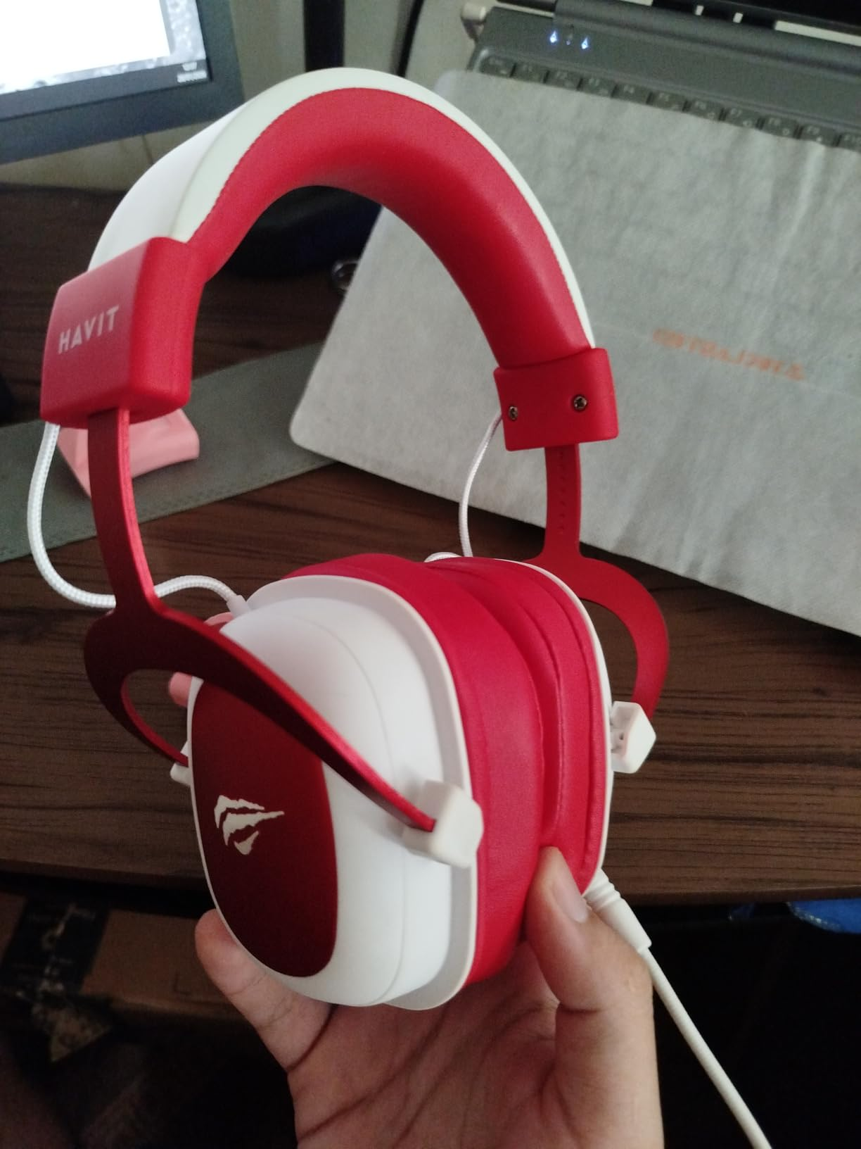 Havit Headphone Fone de Ouvido H2002d Red, Gamer, com Microfone, Falante 53mm, Plug 3, 5mm: compatível com XBOX ONE e PS4, HV-H2002d Cor Vermelho e Branco