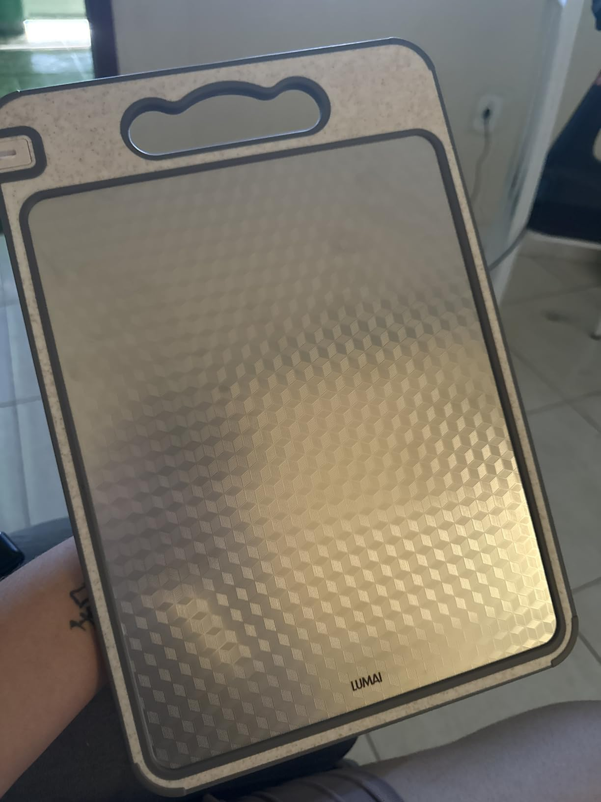 LUMAI Tábua de Corte para Cozinha Dupla Face Aço Inoxidável e PP, Superfície Higiênica para Carnes, Frutas e Vegetais, Afiador Integrado, Canaletas Antirrespingo, Base Antiderrapante e Alça Ergonômica