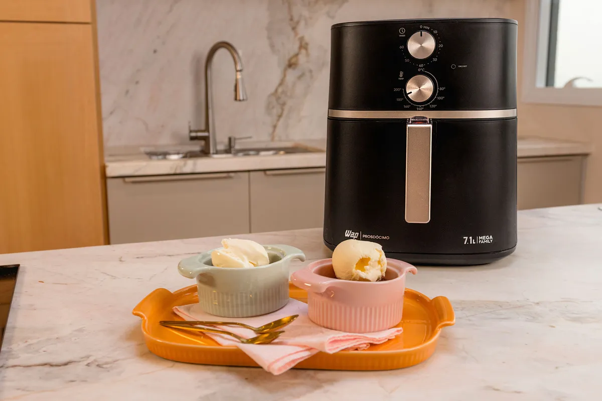 Fritadeira Elétrica Antiaderente WAP Mega Family Air Fryer 7.1 Litros 1700W - 220V