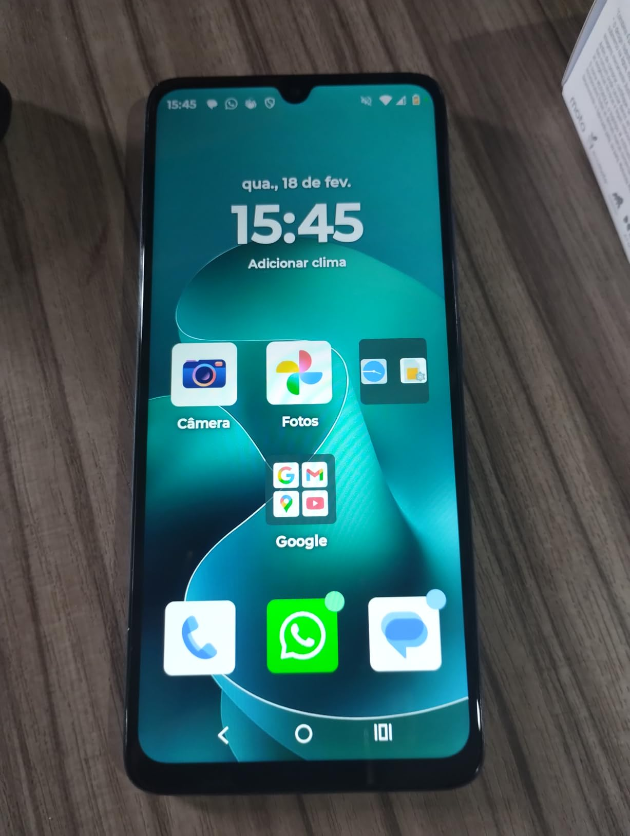 Smartphone Motorola Moto g06-256GB 12GB (4GB RAM   8GB Ram Boost) e Camera 50MP com AI Bateria de 5200 mAh Tela 6.9" - Bege