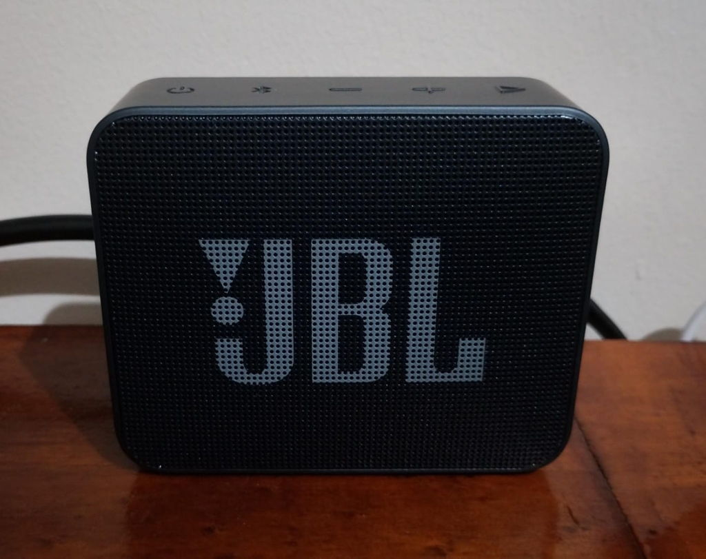 Caixa de Som Bluetooth JBL Go Essential 2 Preto - N/A