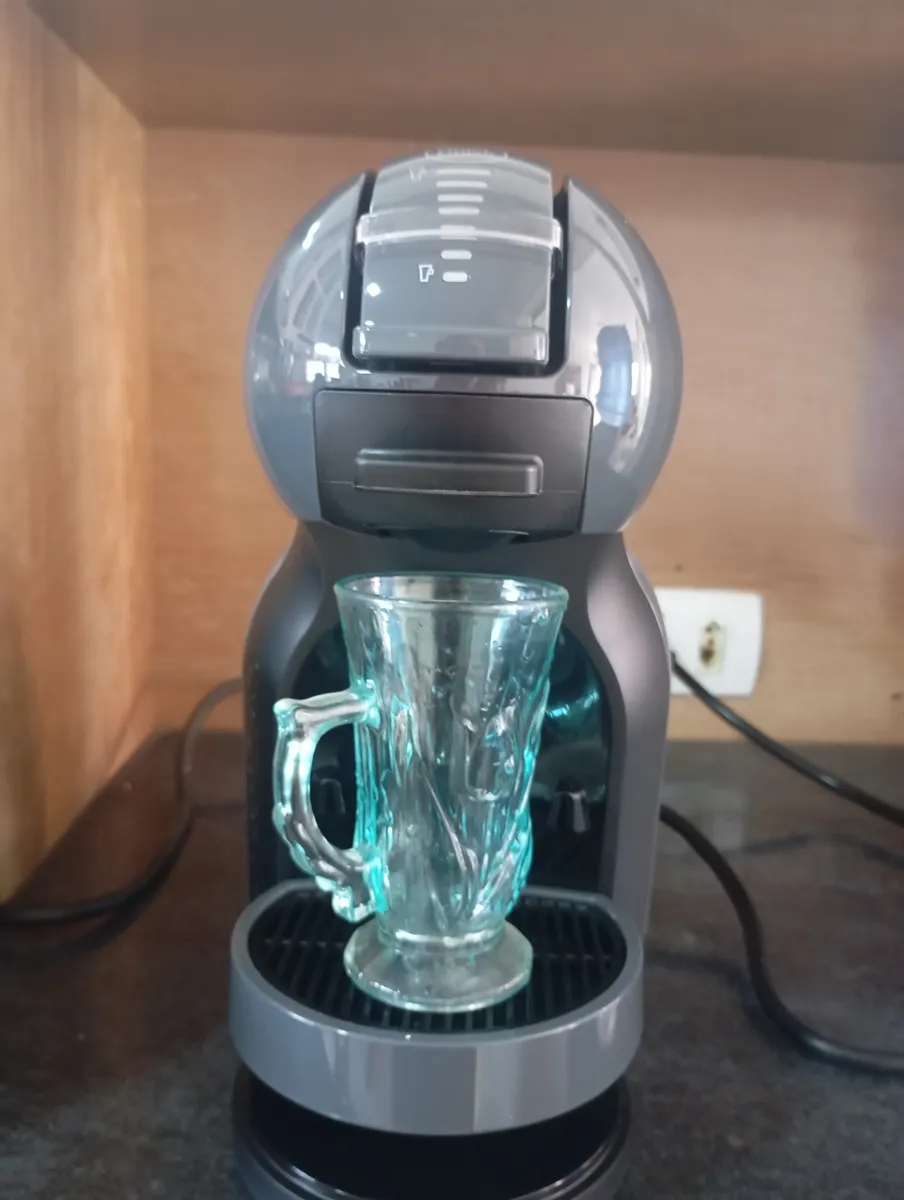 Cafeteira Nescafé Dolce Gusto Mini Me Preta 110v