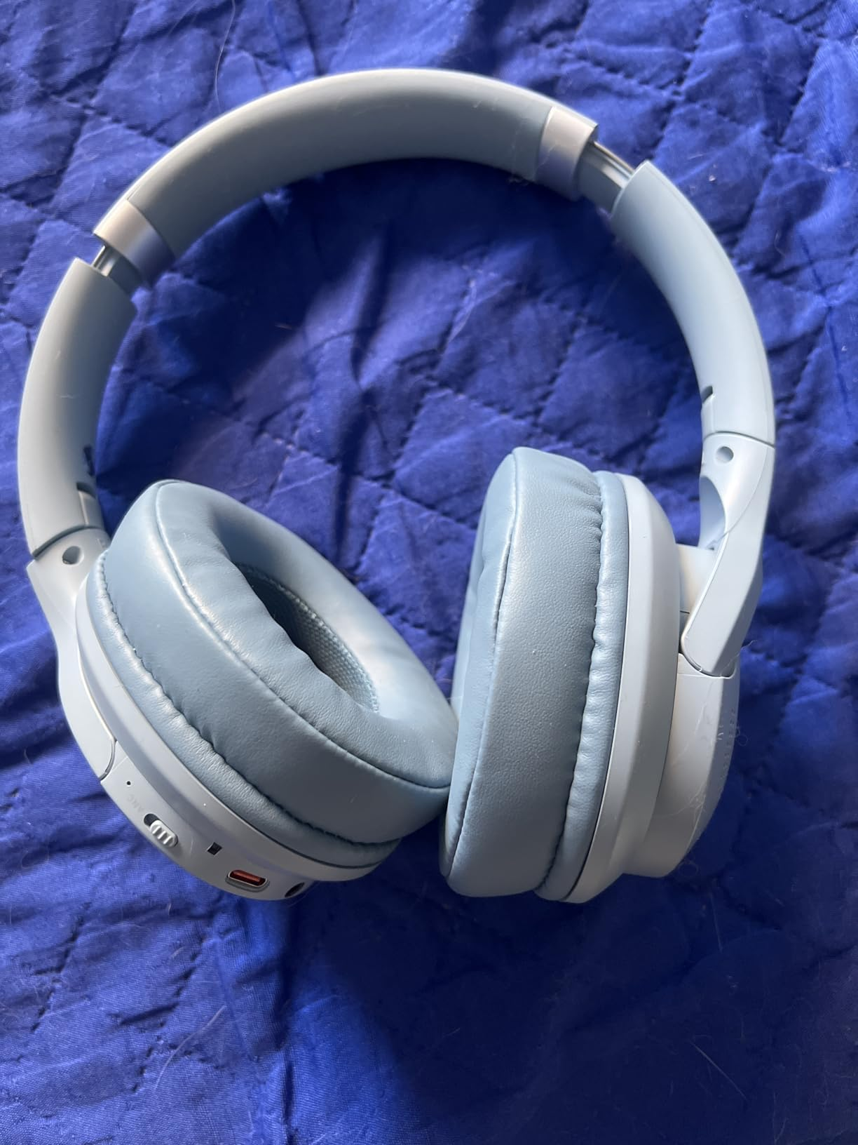 Basike Fone de Ouvido Bluetooth, ANC Cancelamento de Ruído Ativo Headphone Bluetooth 5.3 EDR, Som Surround 3D, Headset com Microfone, Certificação Hi-Pure Audio, 30 horas reprodução, Y6 (Azul)