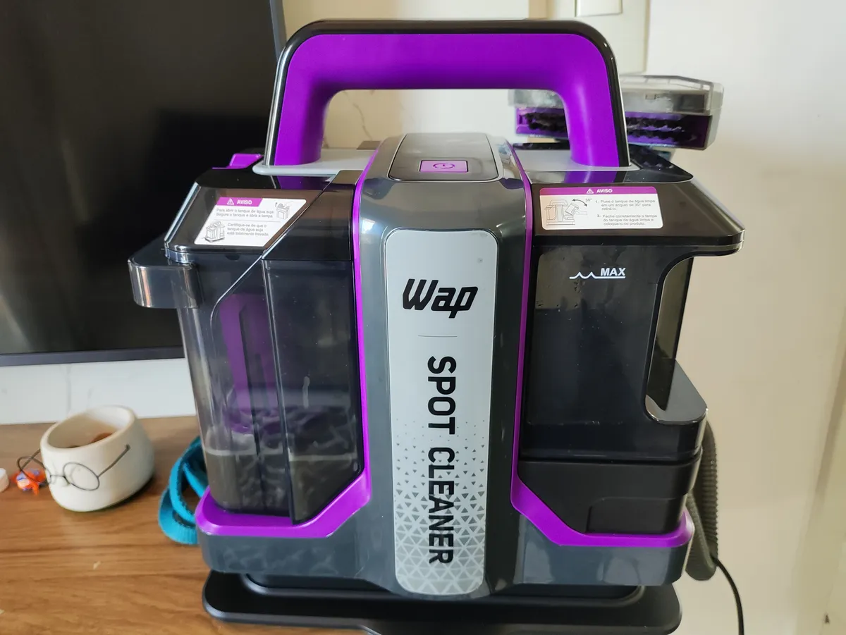 Extratora de Sujeira Portátil WAP Spot Cleaner W3 Borrifa Esfrega e Extrai 1450W de Potência e Bico de Autolimpeza