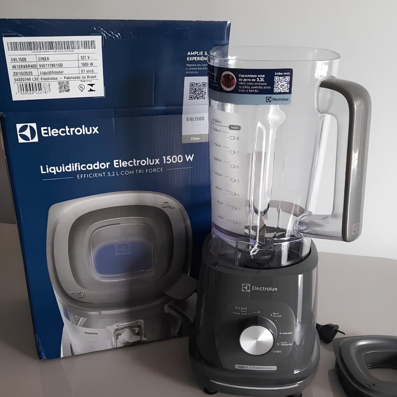 Electrolux Liquidificador 1500W 3,2L Pulsar 3 em 1 15receitas pre-programadas Efficient com TriForce 15 Velocidades Cinza EBL1500 127V