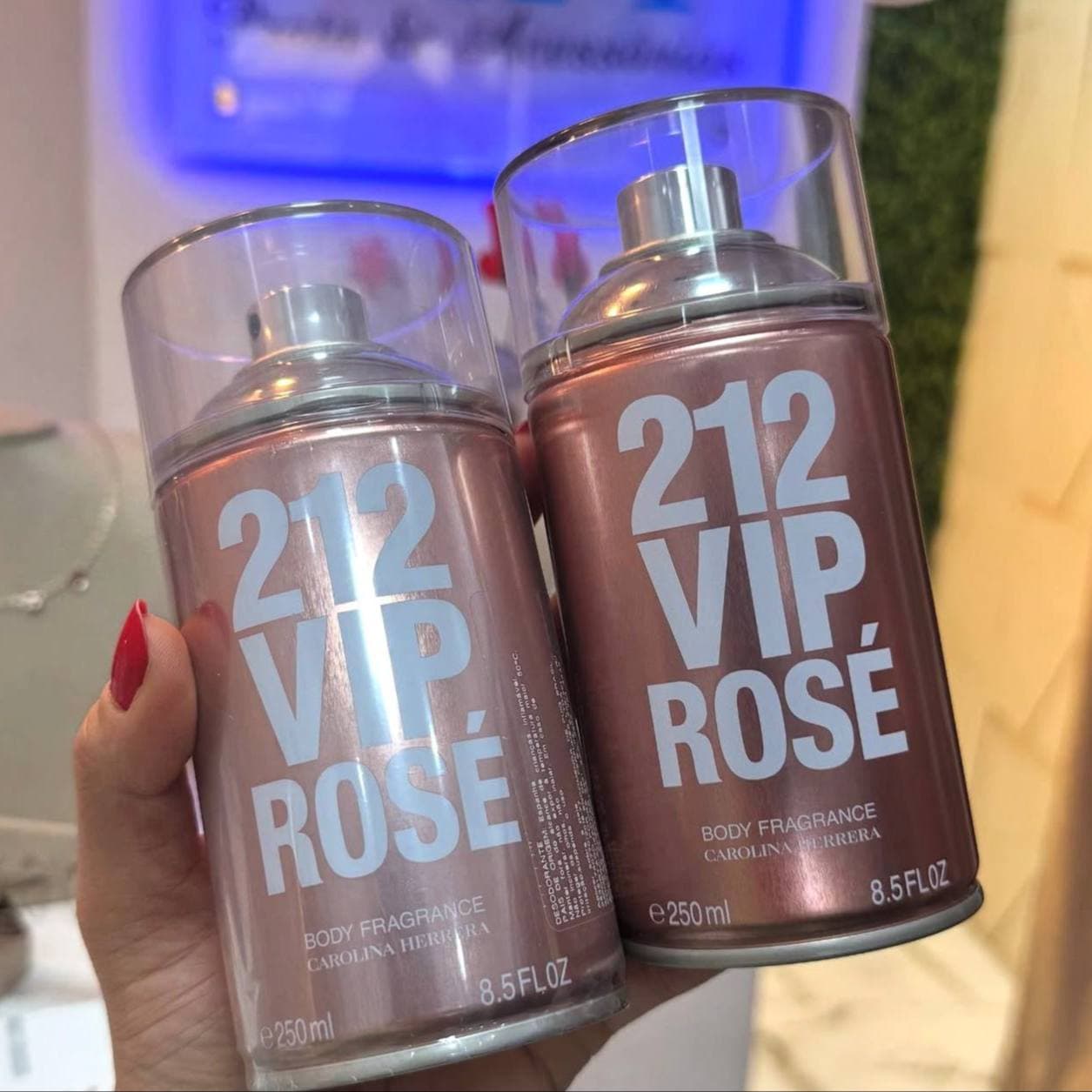 Carolina Herrera 212 Vip Rosé - Body Spray Feminino 250ml