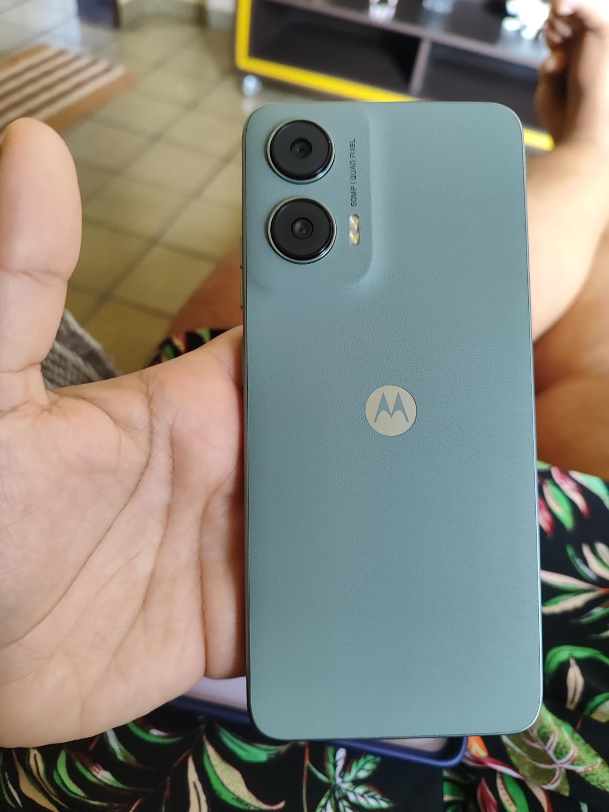 Smartphone Motorola Moto g35 5G - 256GB 12GB (4GB RAM 8GB Ram Boost) e Camera 50MP com AI NFC Tela 6.7" com Superbrilho - Cinza Vegan Leather