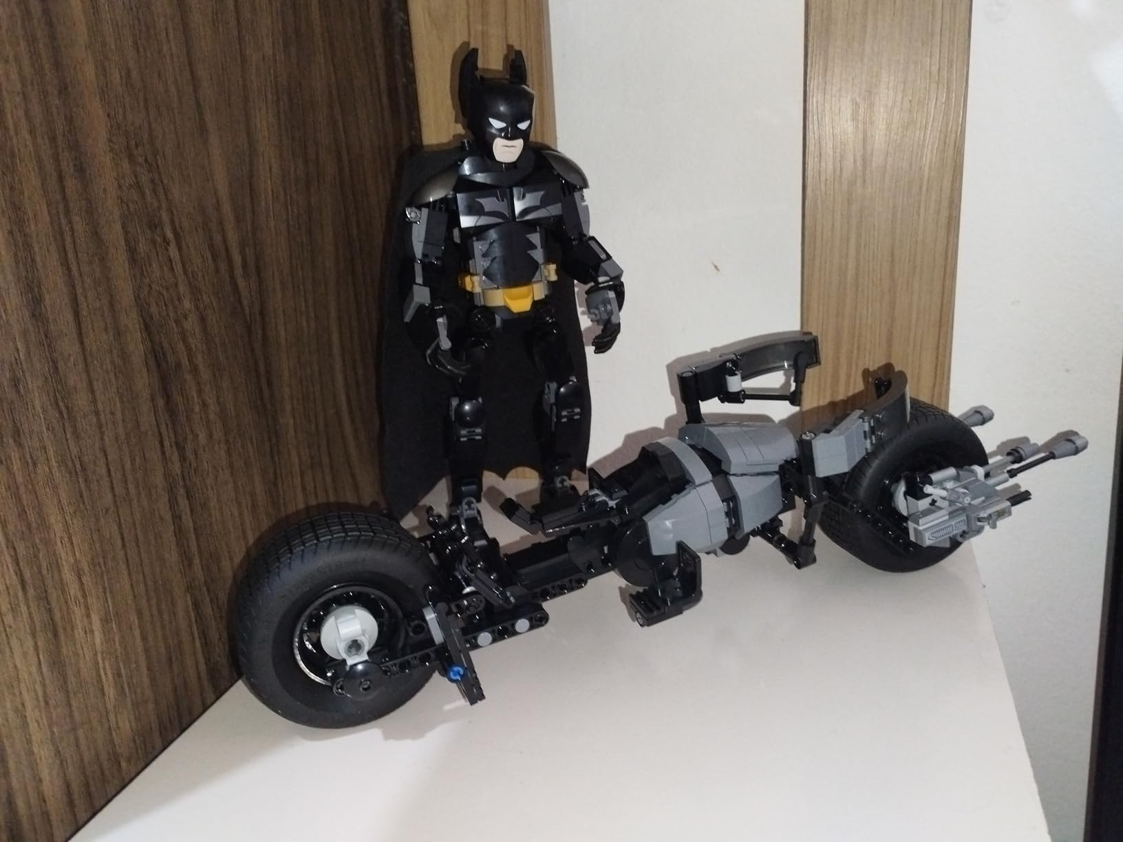 LEGO Super Heroes DC Figura de Construção do Batman™ e a Motocicleta Bat-Pod 76273
