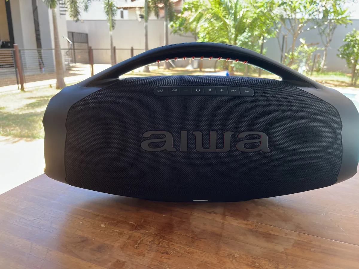Caixa De Som Boombox Aiwa Aws-bbs-01-b Bluetooth Ip66 Tws Cor Preto