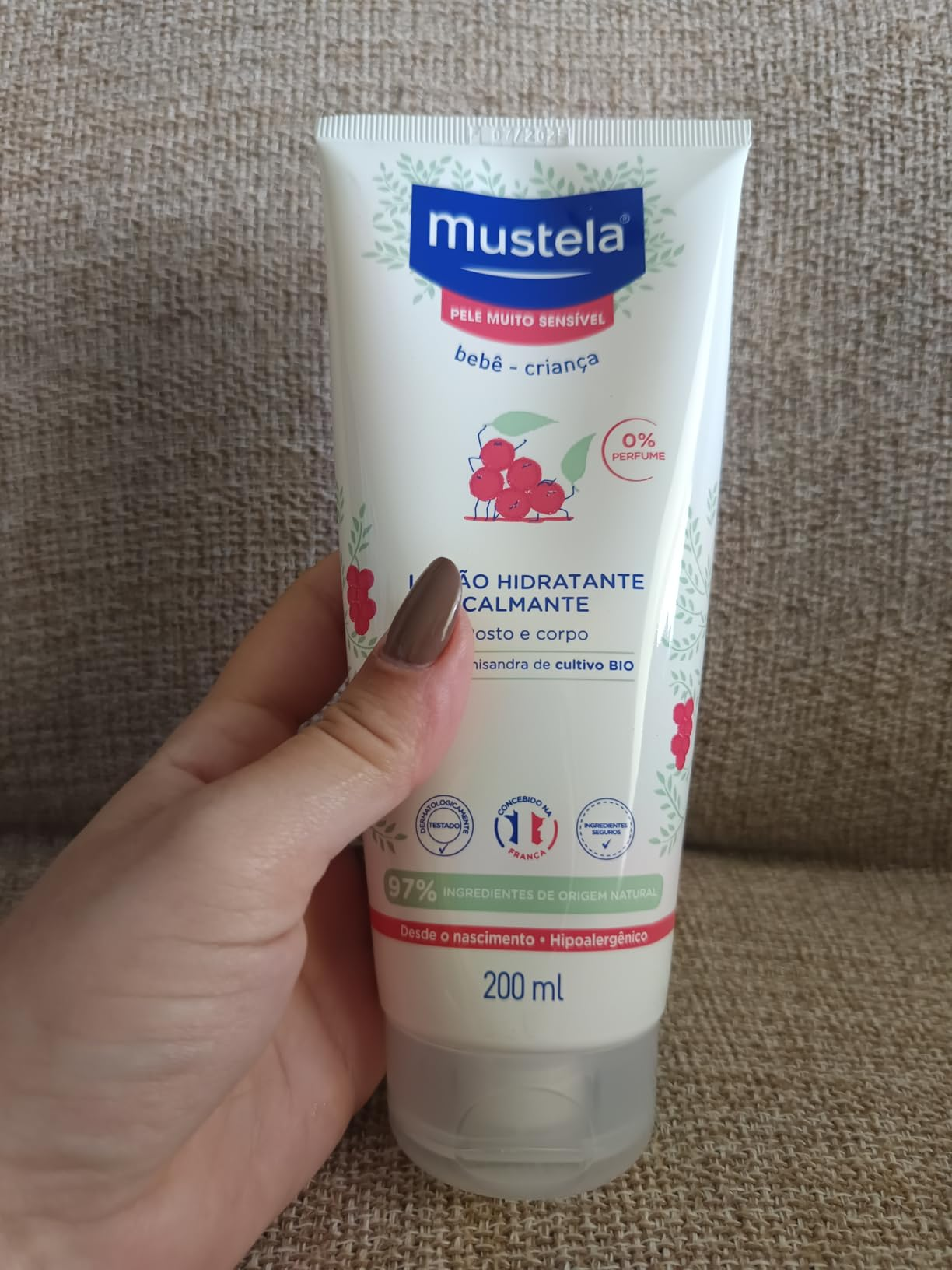 Hidratante e Calmante sem Fragrância para Pele Muito Sensível/Sensibilizada dos Bebês e Crianças, Mustela Bebê, Rosa, Médio/200 ml