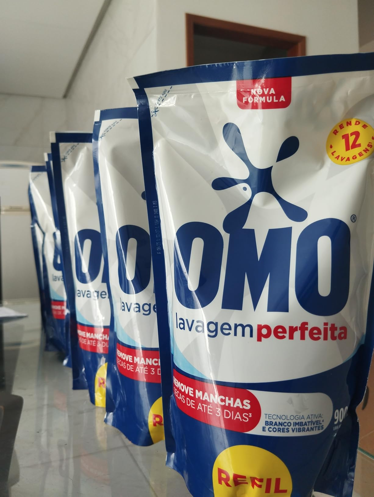 OMO Sabão Líquido Refil Omo Lavagem Perfeita Refil 900Ml