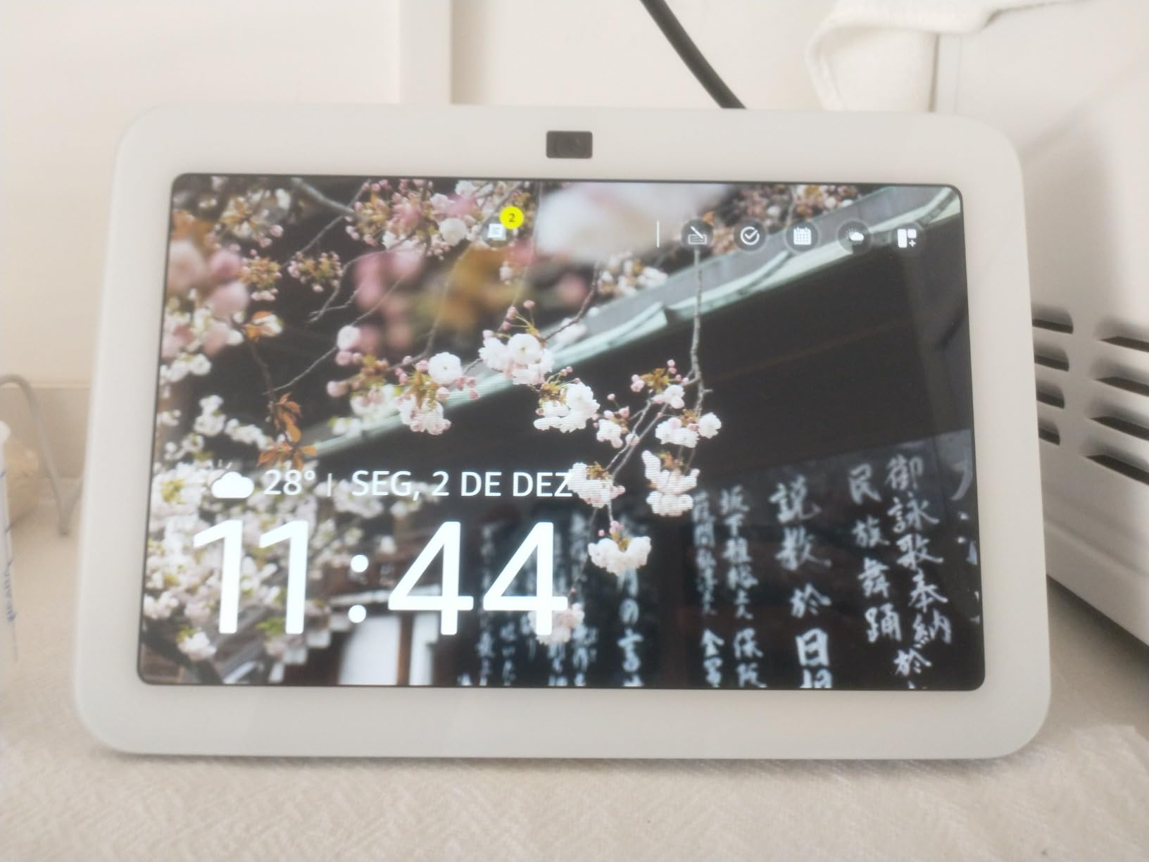 Echo Show 8 (3ª geração) | Smart display com áudio espacial, hub de casa inteligente e Alexa | Cor Branca