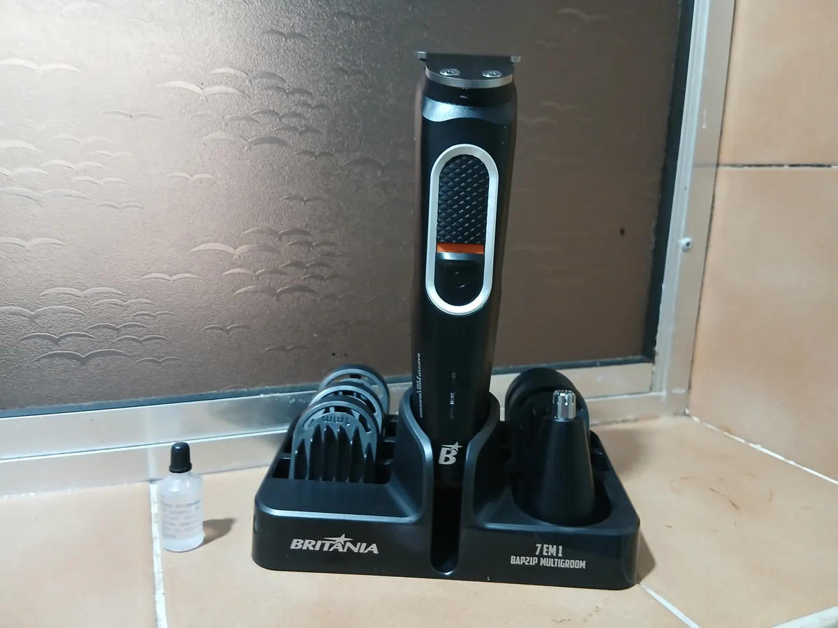 Aparador De Pelos Britânia Bap21p Multigroom 7 Em 1