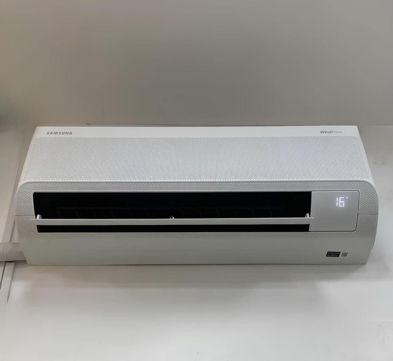 Samsung Ar-condicionado Split Inverter WindFree AI 12.000 BTUs Frio Sem Vento AR12DYFAAWKNAZ 220V