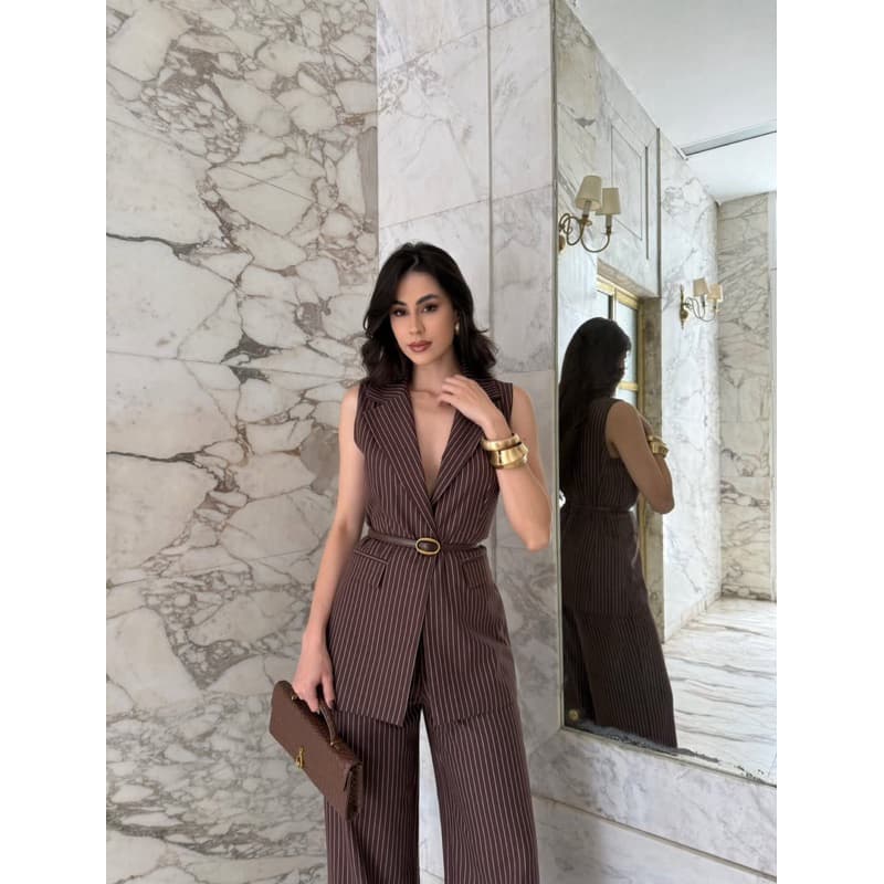 Conjunto Feminino Alfaiataria Risca de Giz Colete e Calça Pantalona Elegante