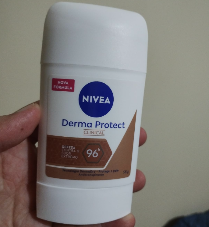 NIVEA Desodorante Antitranspirante Stick Derma Protect Clinical 58g, Defesa Intensa 96h, Controle de Suor Extremo, Toque Suave, Protege a Pele