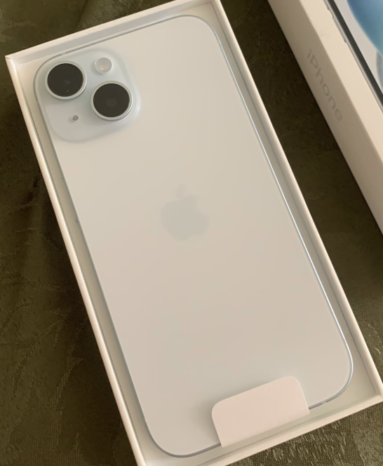 Apple iPhone 15 (128 GB) — Azul