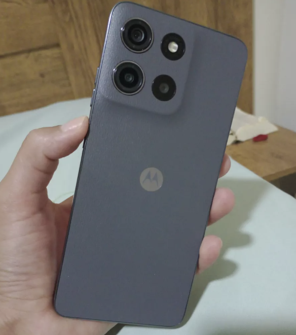 Smartphone Motorola Moto G15 - 256gb 12gb (4gb Ram 8gb Ram Boost) E Camera 50mp Com Ai E Night Vision Bateria De 5200 Mah Tela Fhd 6.7 Com Superbrilho Nfc - Grafite