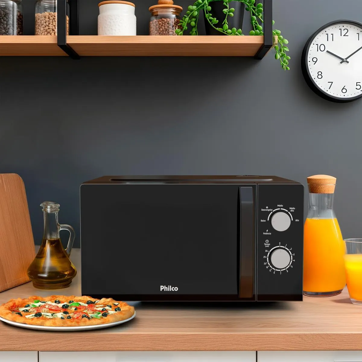 Micro-ondas Philco 20L Preto Painel Mecânico PMO23M