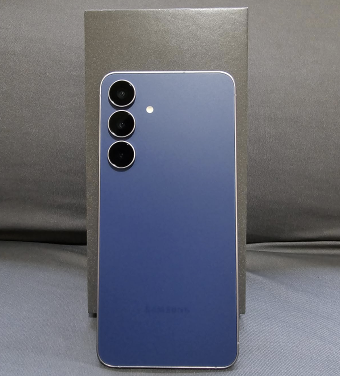 Celular Samsung Galaxy S25 FE 5G, 128GB, 8GB, Câmera Tripla - Jet Black