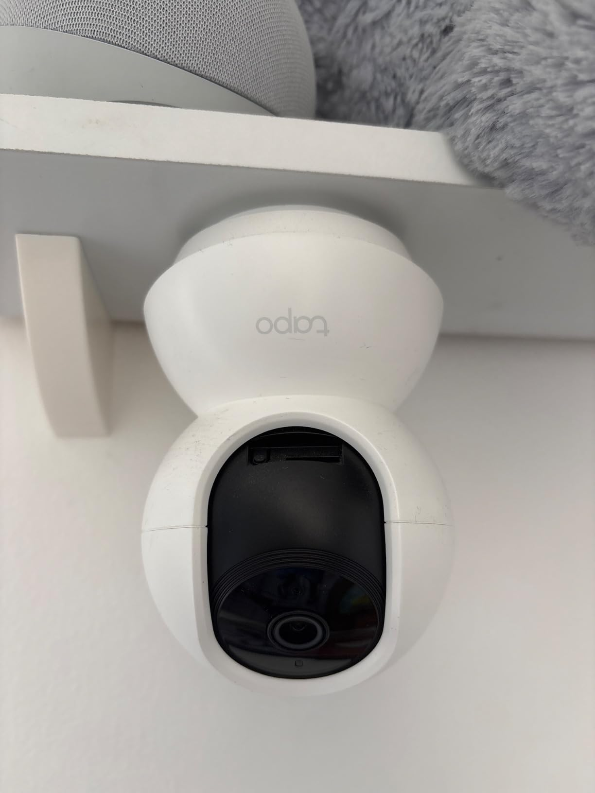 TP-Link Tapo C200, Camera de Segurança Wi-Fi 360º, 1080p Full HD, Visão Noturna, Audio de duas vias, Detecção de Movimentos, Trabalha com Alexa, 512G de Armazenamento Local, Armazenamento na Nuvem