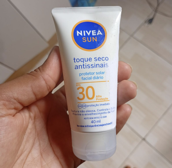 NIVEA SUN Protetor Solar Facial Toque Seco Antissinais FPS30 40ml, Alta Proteção UVA/UVB, Controla a Oleosidade, Previne Envelhecimento, Textura Leve