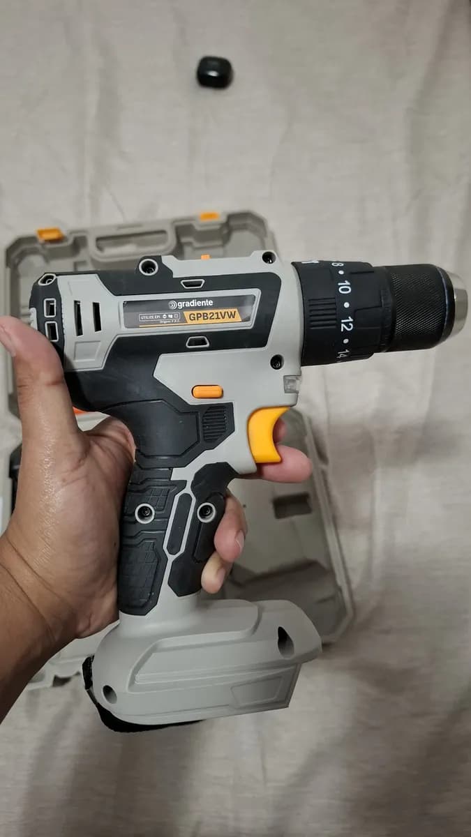 Parafusadeira Furadeira Sem Fio Gradiente GPB21VW Impacto 21V Maleta