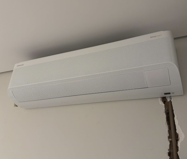 Samsung Ar-condicionado Split Inverter WindFree AI 18.000 BTUs Frio AR60F18D1AWNAZ Branco