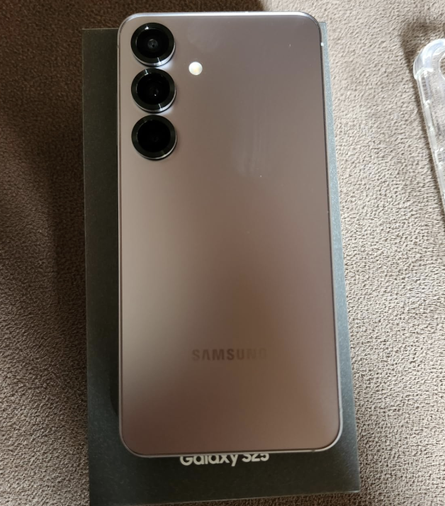 Celular Samsung Galaxy S25 5G, 256GB, 12GB RAM, Câmera Tripla de 50 12 10, Tela Grande de 6.2", Azul Marinho