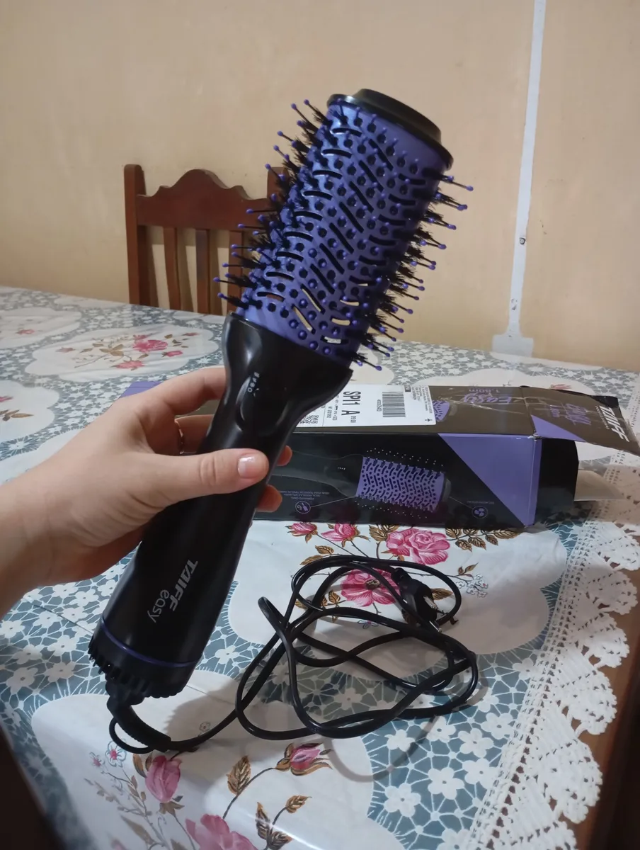 Taiff Escova Oval Easy Modeladora Alisadora Secadora Volume Cor Lilás